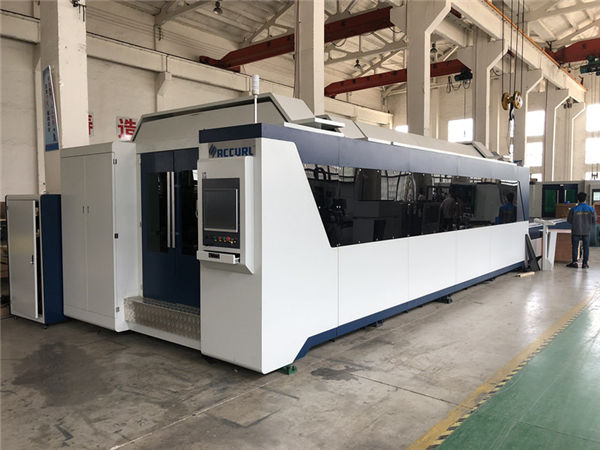 profesjonell cnc fiber laserskjæremaskin 1000w 1500w med byttebord